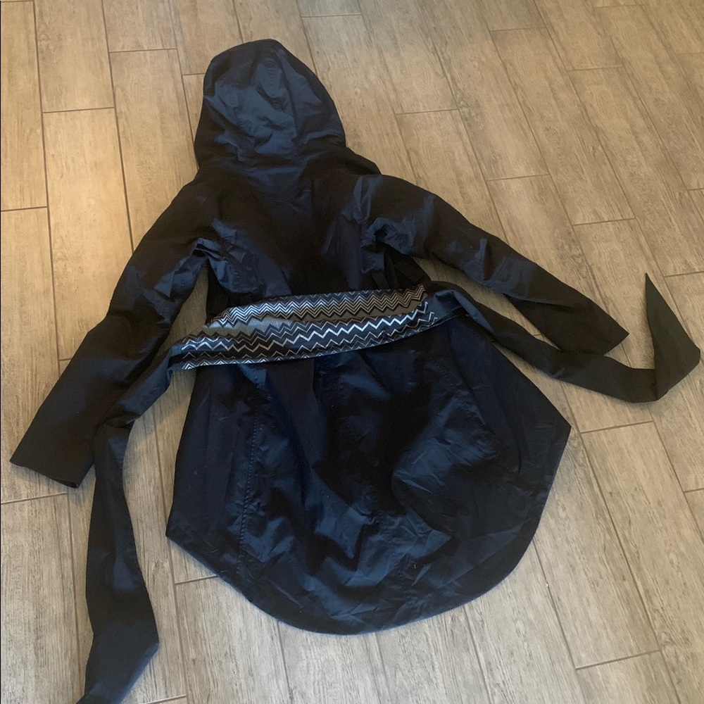 Lululemon raincoat